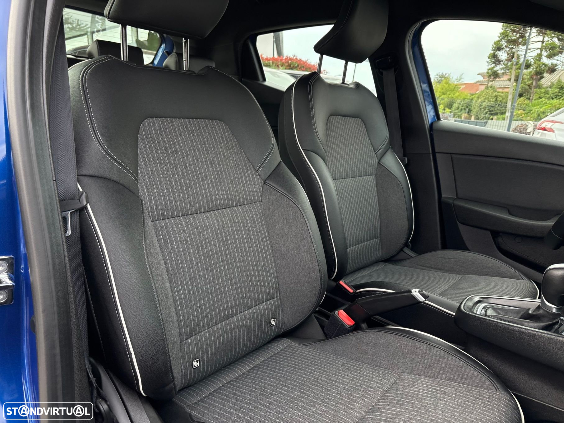 Renault Clio 1.6 E-Tech Full Hybrid Techno - 33
