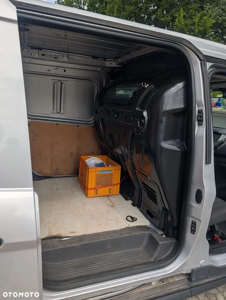 Ford Transit Connect - 16