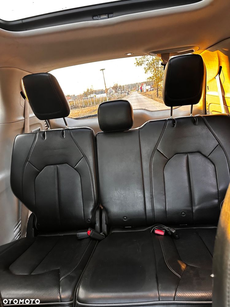 Chrysler Pacifica - 16