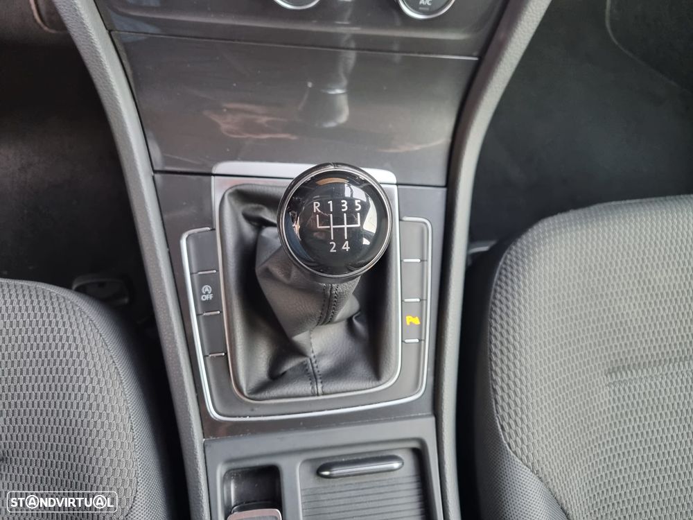 VW Golf Variant 1.6 TDi Confortline - 26