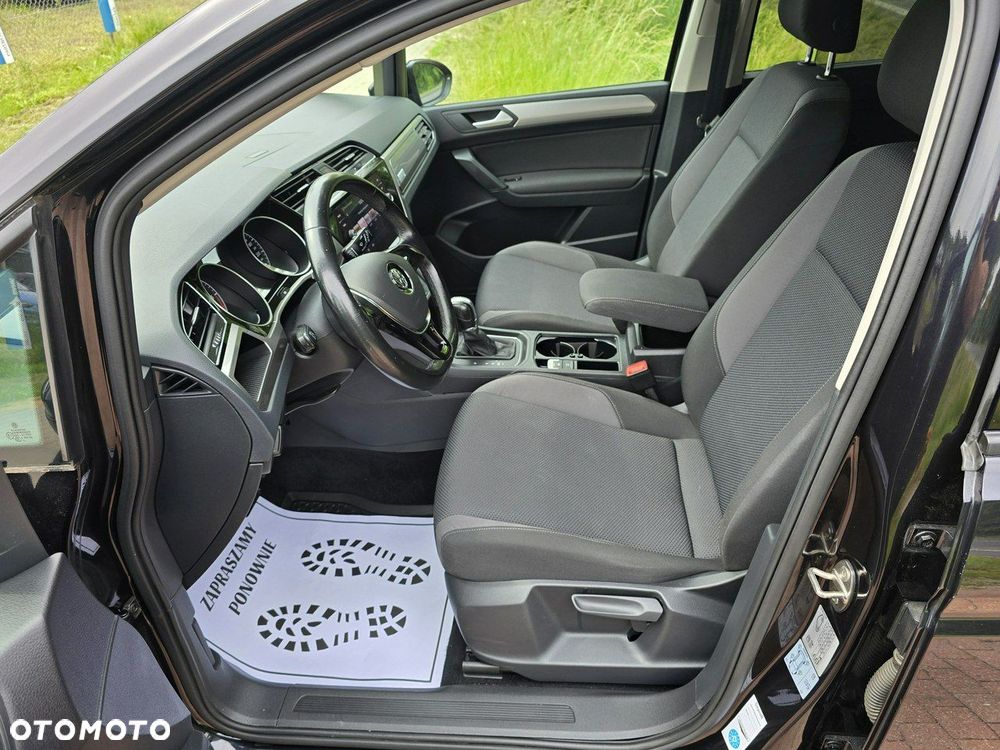 Volkswagen Touran - 18