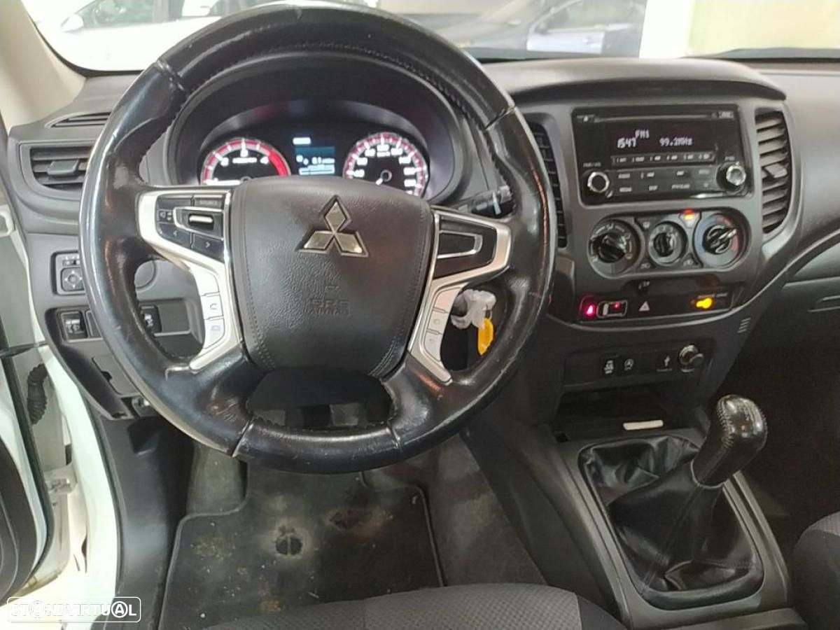 Mitsubishi L200 2.4 DI-D CLUB CAB INVITE 3L 4WD - 4