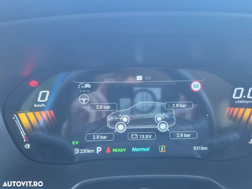 MG ZS HEV 1.5 GSI AT Exclusive - 11