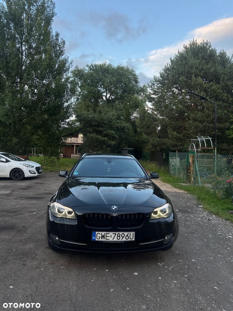 BMW Seria 5 525d xDrive - 2