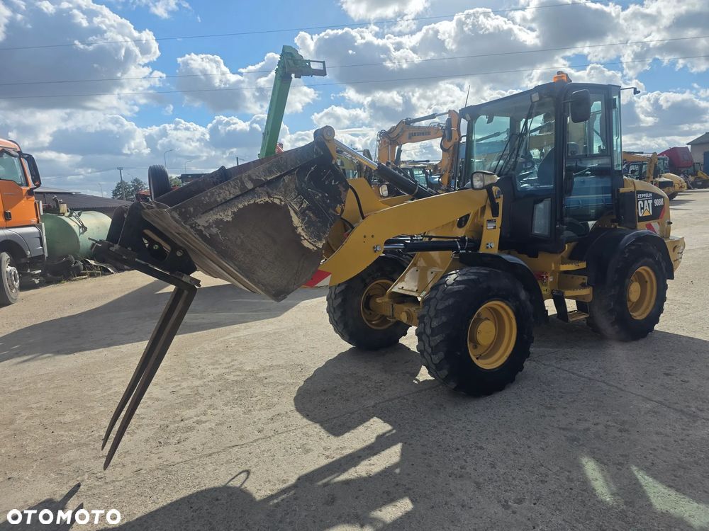 Caterpillar Cat 908M Łyżka +Widly Liebherr Atlas - 2