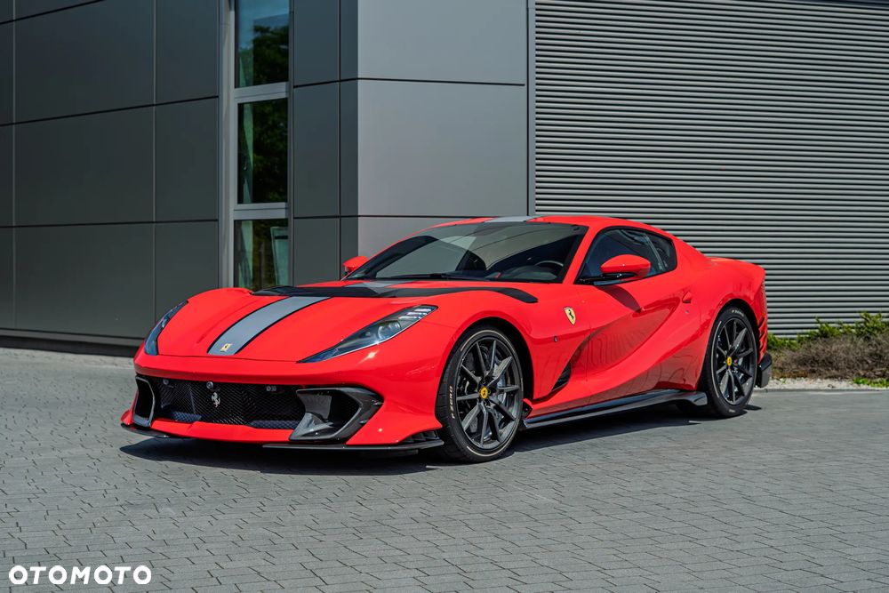 Ferrari 812 Superfast - 8
