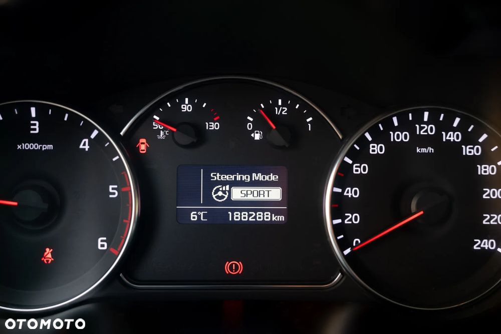 Kia Carens 1.7 CRDi XL 7os - 20