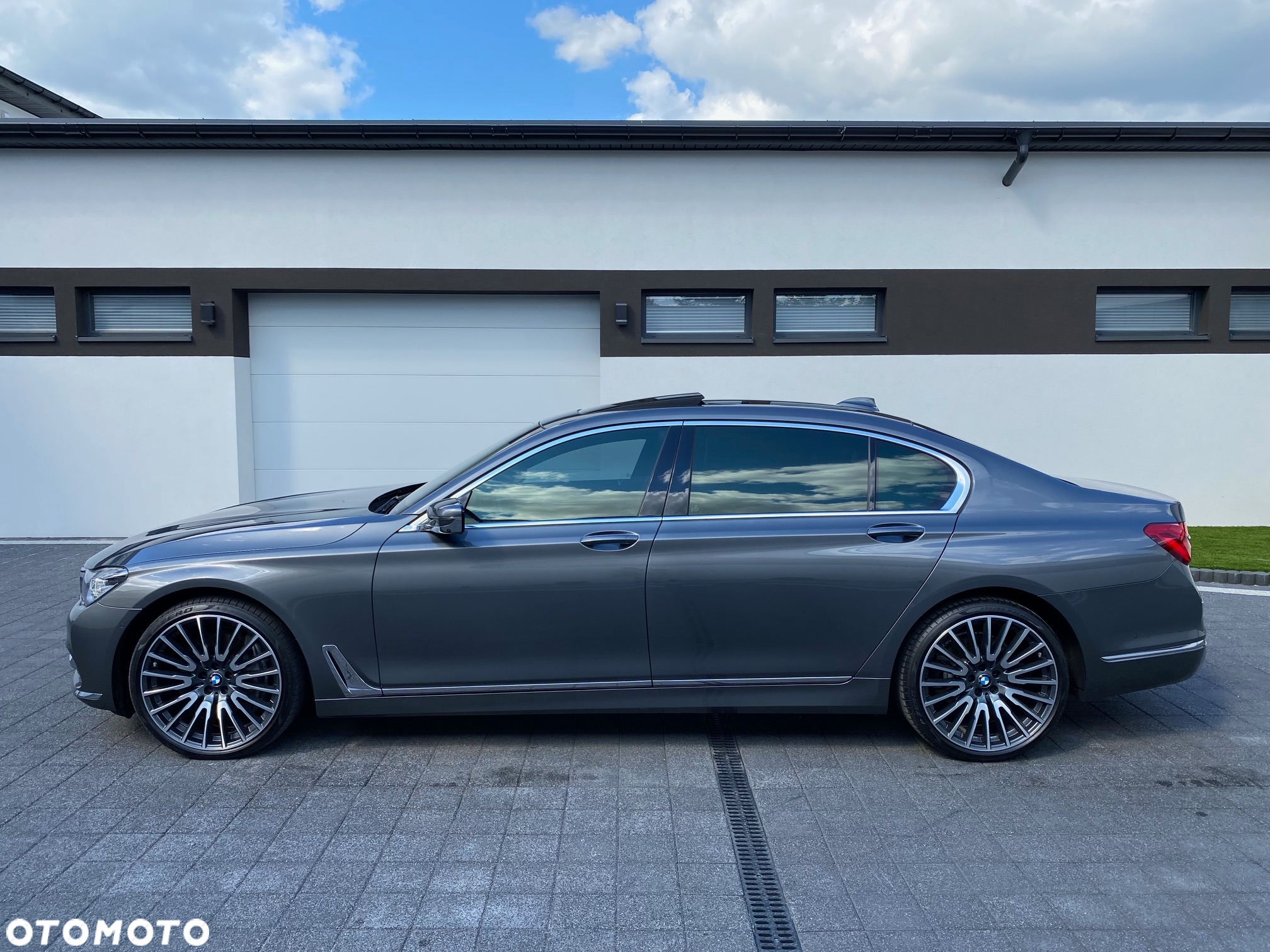 BMW Seria 7 750Li xDrive - 10