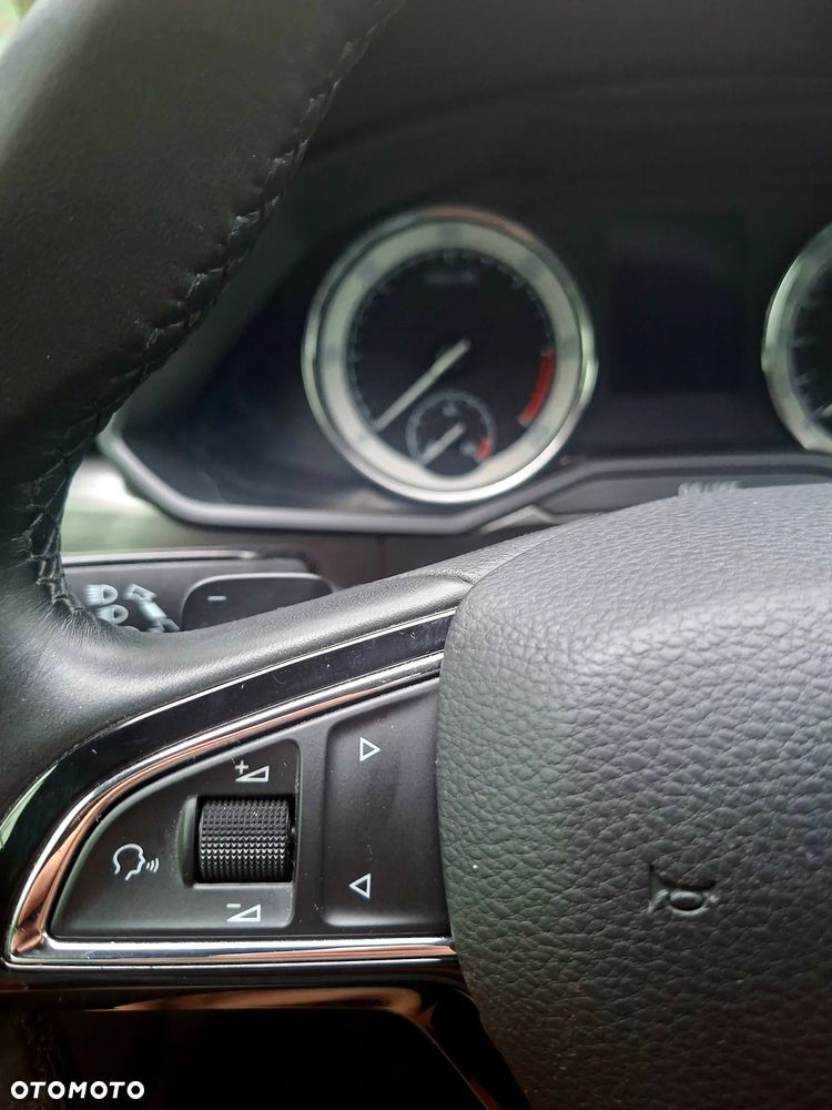 Skoda Superb 2.0 TDI DSG Active - 16