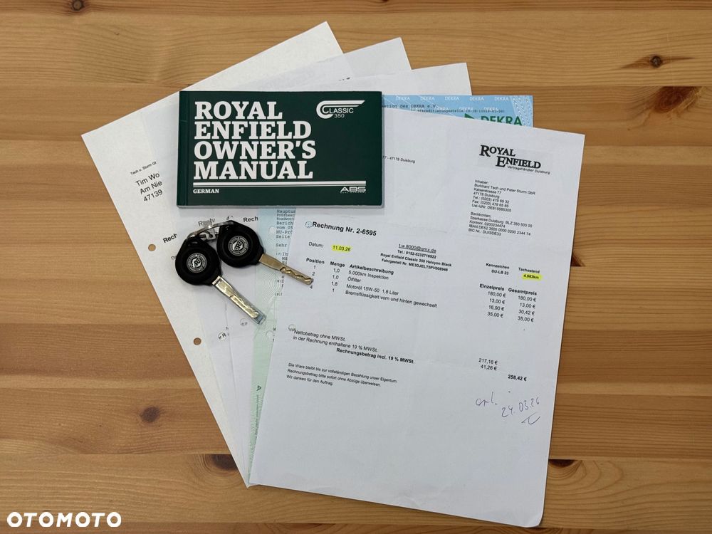 Royal Enfield Classic - 37