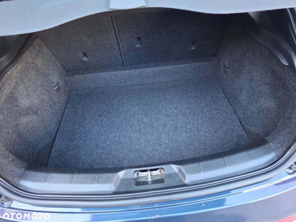 Volvo V40 D4 Ocean Race - 17