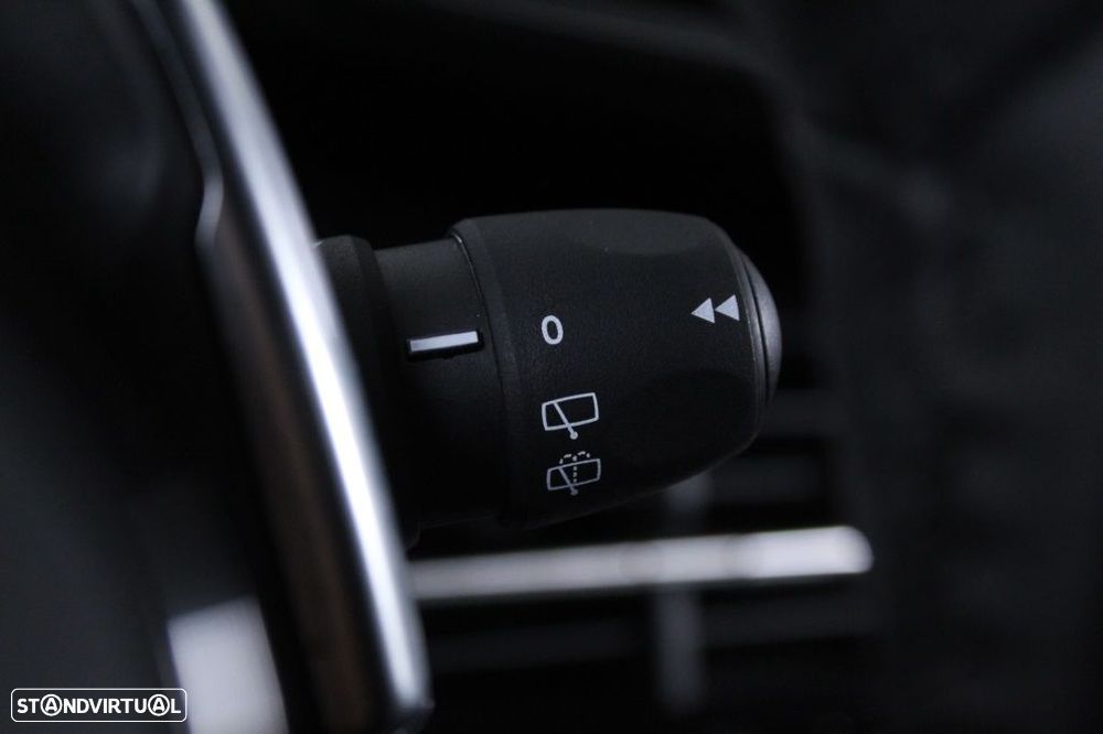 Peugeot 2008 1.2 PureTech Allure EAT8 - 25