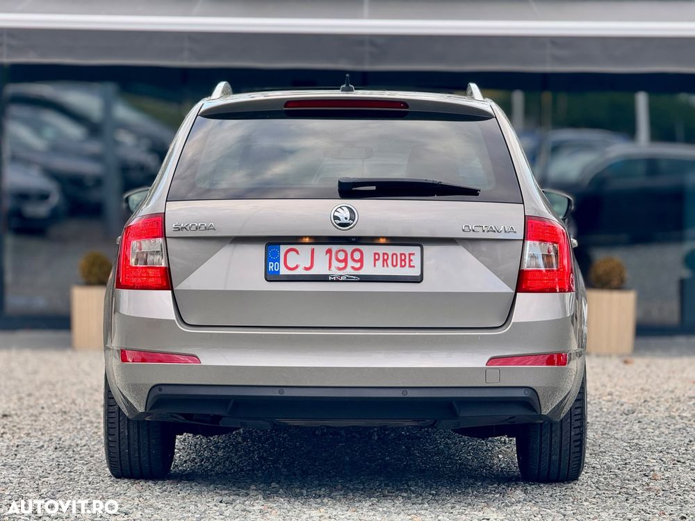 Skoda Octavia 1.6 TDI DSG Style - 12