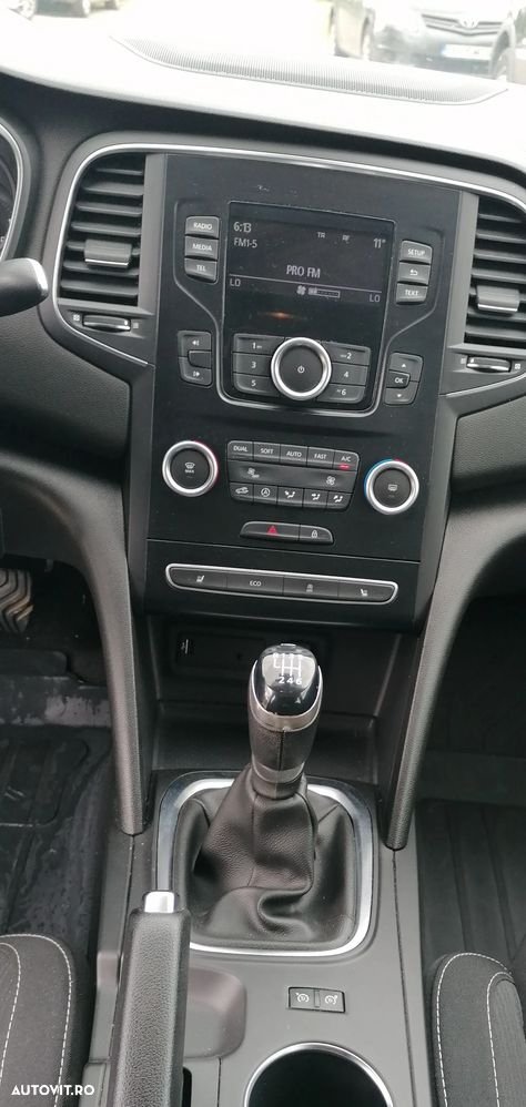 Renault Megane BLUE dCi Zen - 11