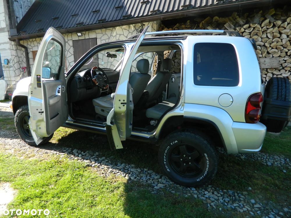 Jeep Cherokee - 13