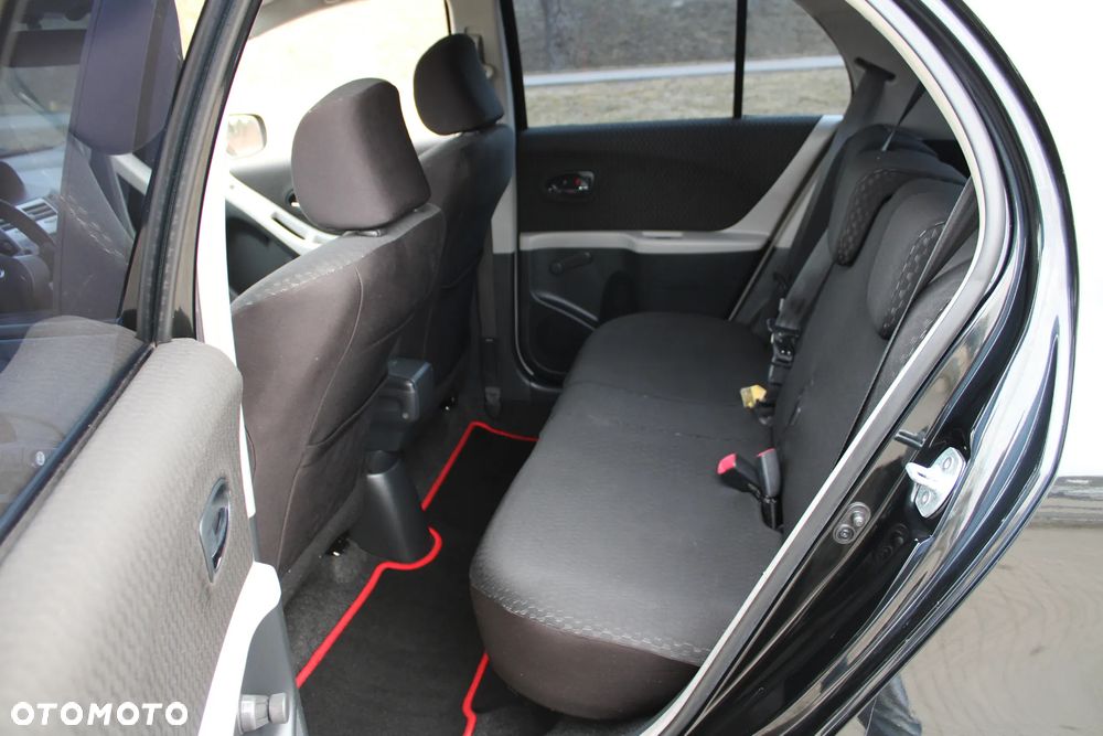 Toyota Yaris 1.8 VVT-i TS - 26