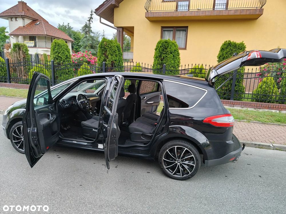 Ford S-Max - 12