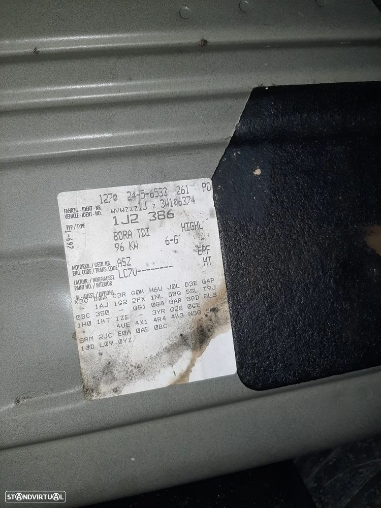 VW Bora 1.9 TDi Highline - 13