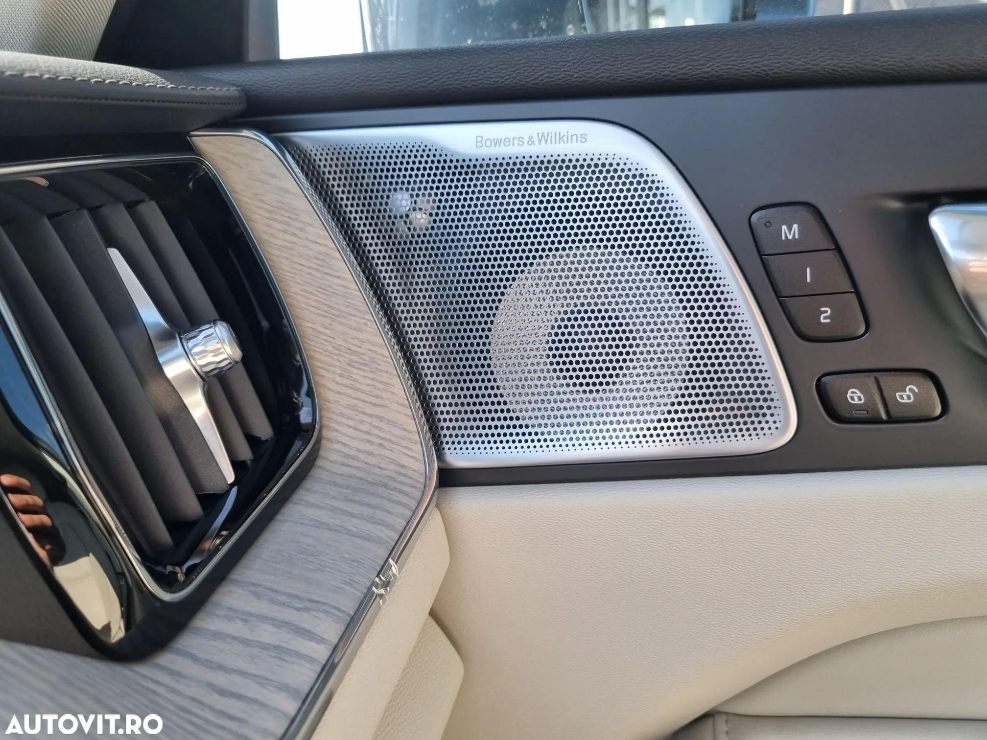 Volvo XC 60 B4 MHEV Inscription - 36