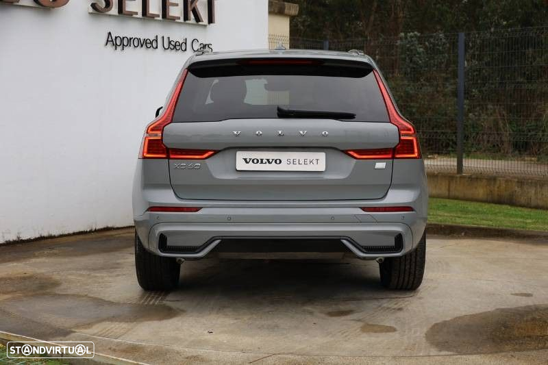 Volvo XC 60 2.0 T6 PHEV Plus Dark AWD - 4