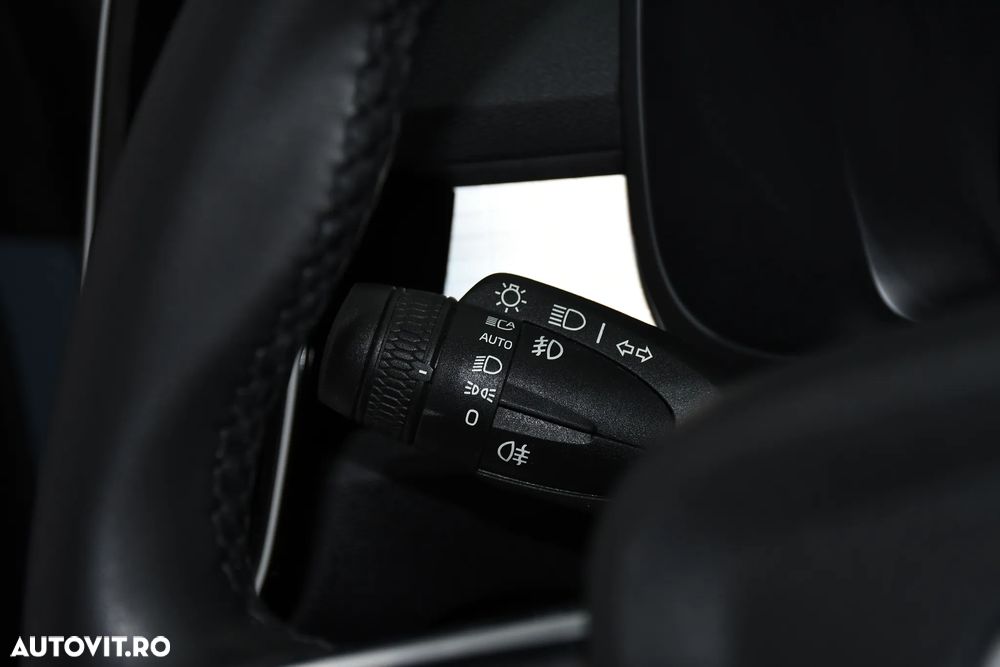 Volvo XC 40 T4 Recharge DKG Ultimate Bright - 28