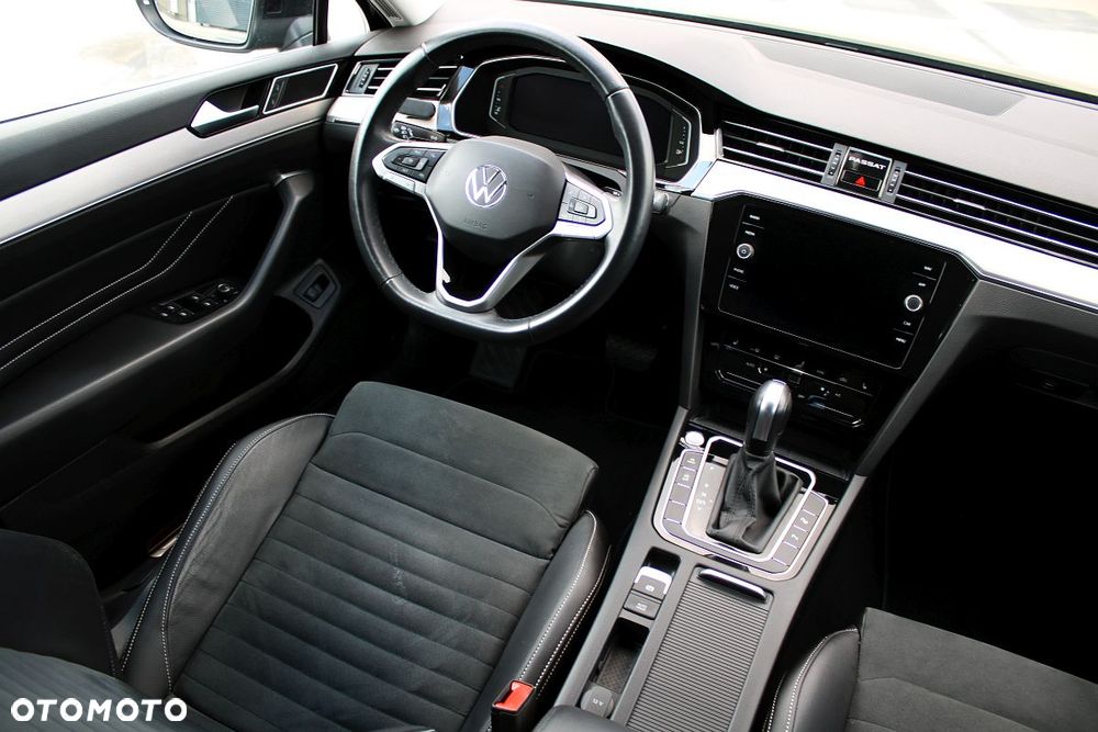 Volkswagen Passat 2.0 TSI Elegance DSG - 39