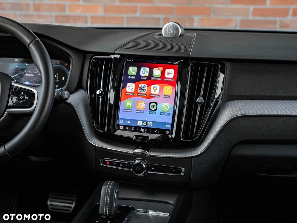 Volvo XC 60 B4 D Plus Dark - 32