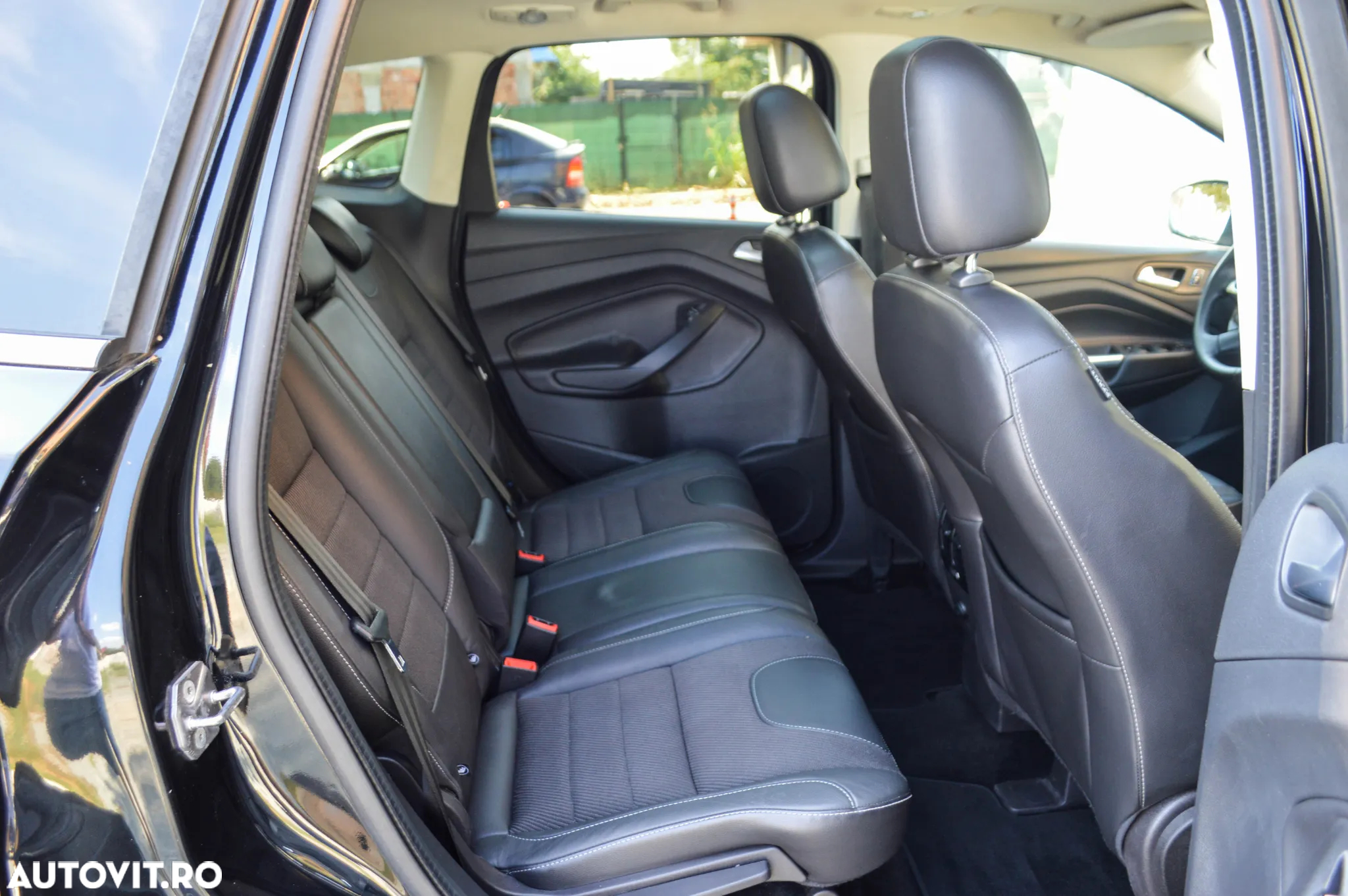 Ford Kuga 1.5 EcoBoost 2x4 Titanium - 6