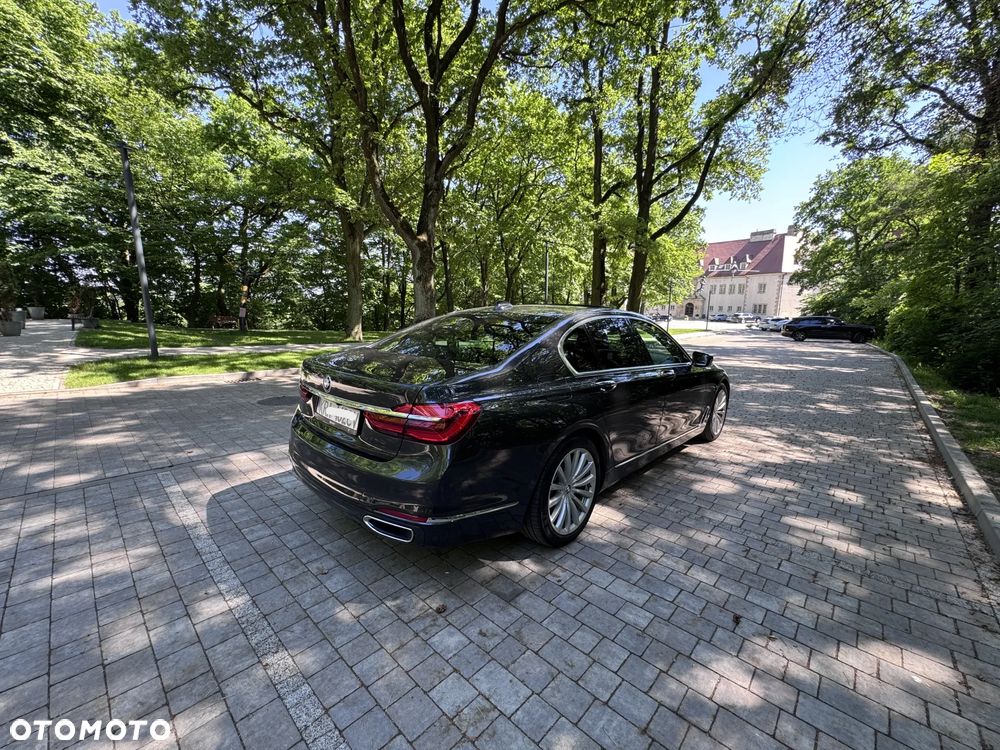BMW Seria 7 - 10