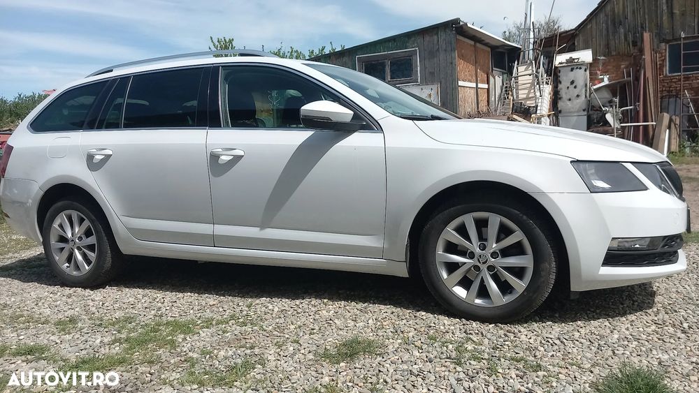 Skoda Octavia 1.6 TDI DSG Style - 2