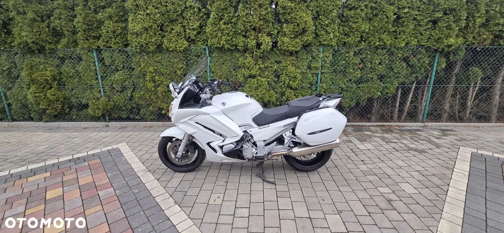 Yamaha FJR - 2
