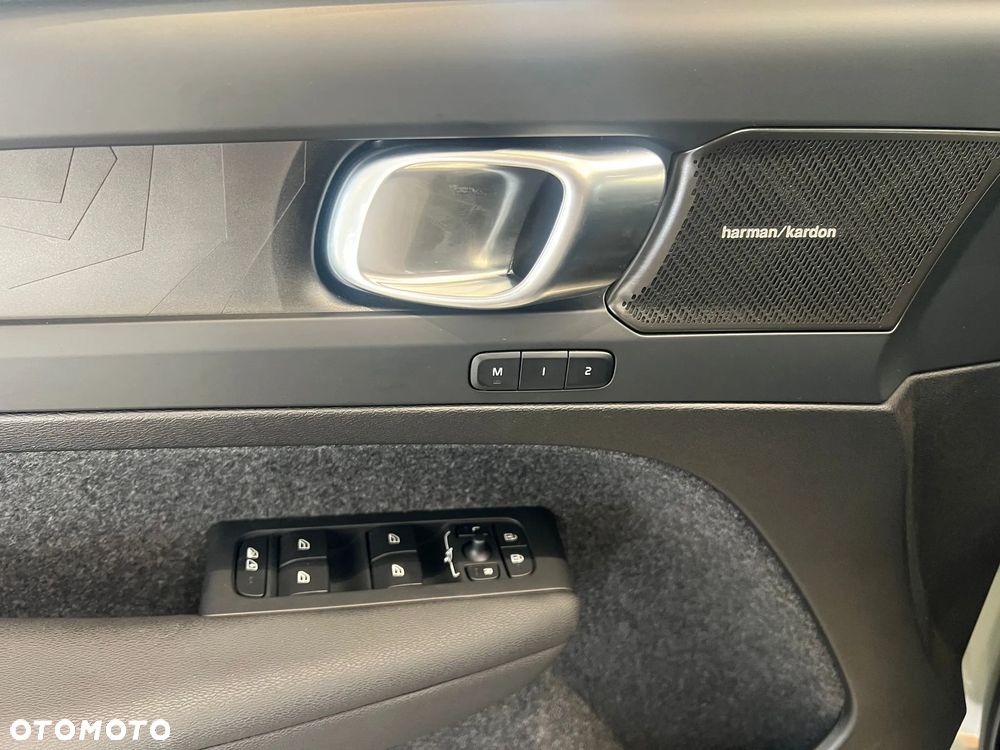 Volvo EC40 Twin Motor AWD Ultra Dark - 28
