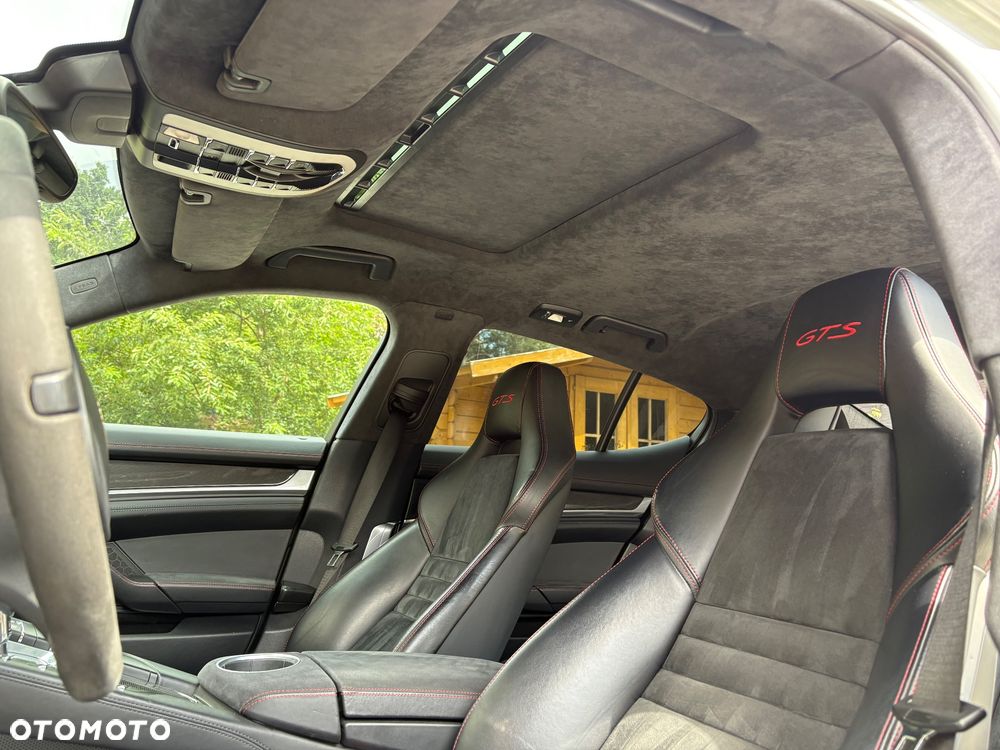 Porsche Panamera 4S - 18