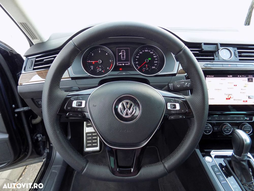 Volkswagen Passat 2.0 TDI SCR DSG Comfortline - 13