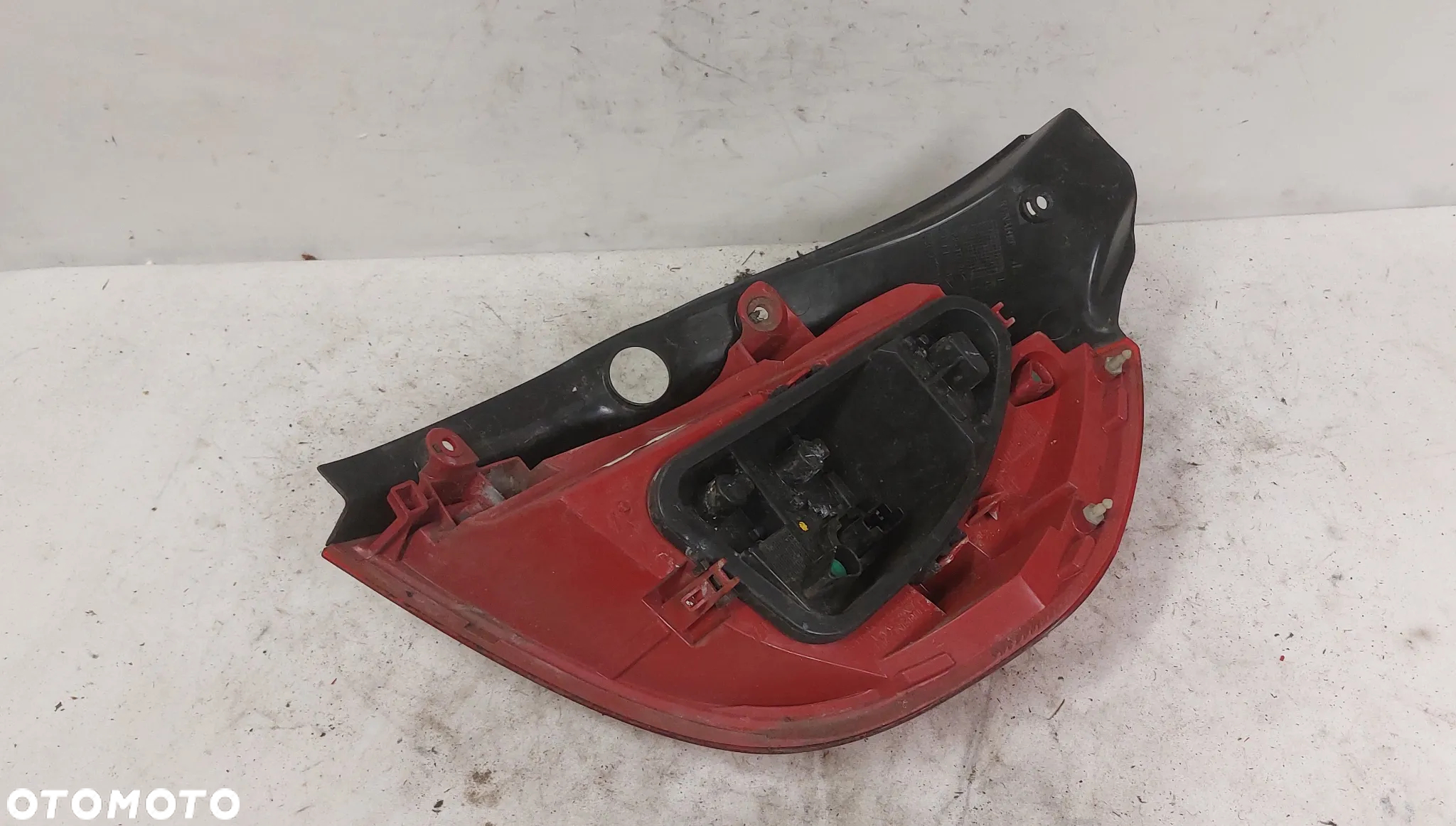 .  LAMPA TYL TYLNA LEWA RENAULT CLIO 3 HB LIFT - 3