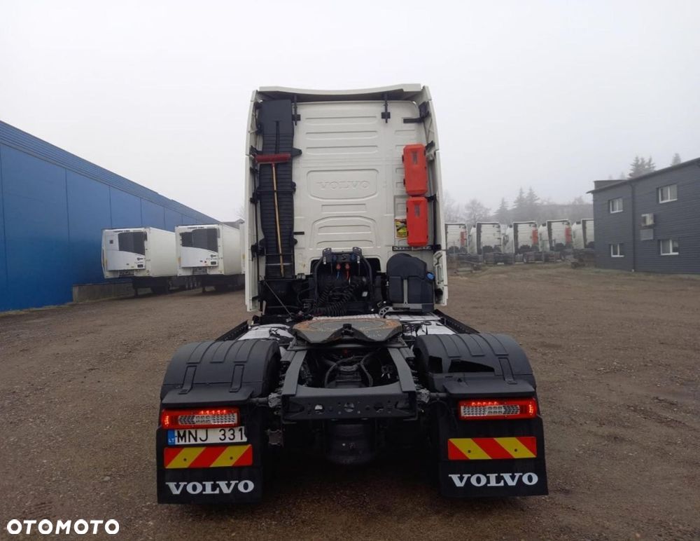 Volvo FH 460 Globetrotter XL i-Save Side Skirts - 6