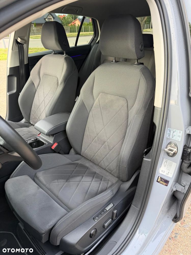 Volkswagen Golf 1.5 eTSI EVO Style DSG - 9