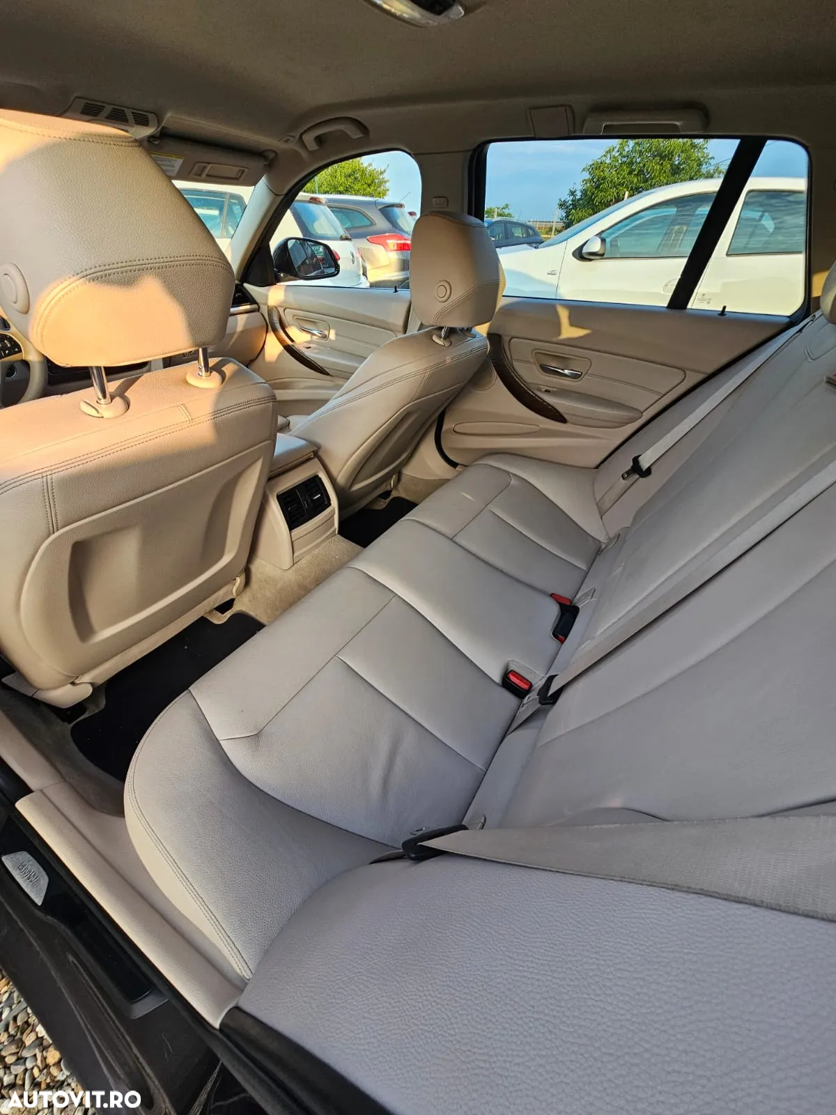 BMW Seria 3 318d Aut. Modern Line - 17