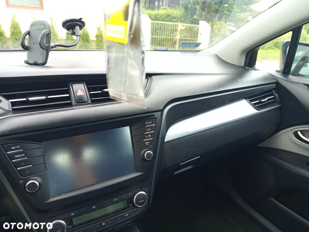 Toyota Avensis 2.0 D-4D Premium - 9