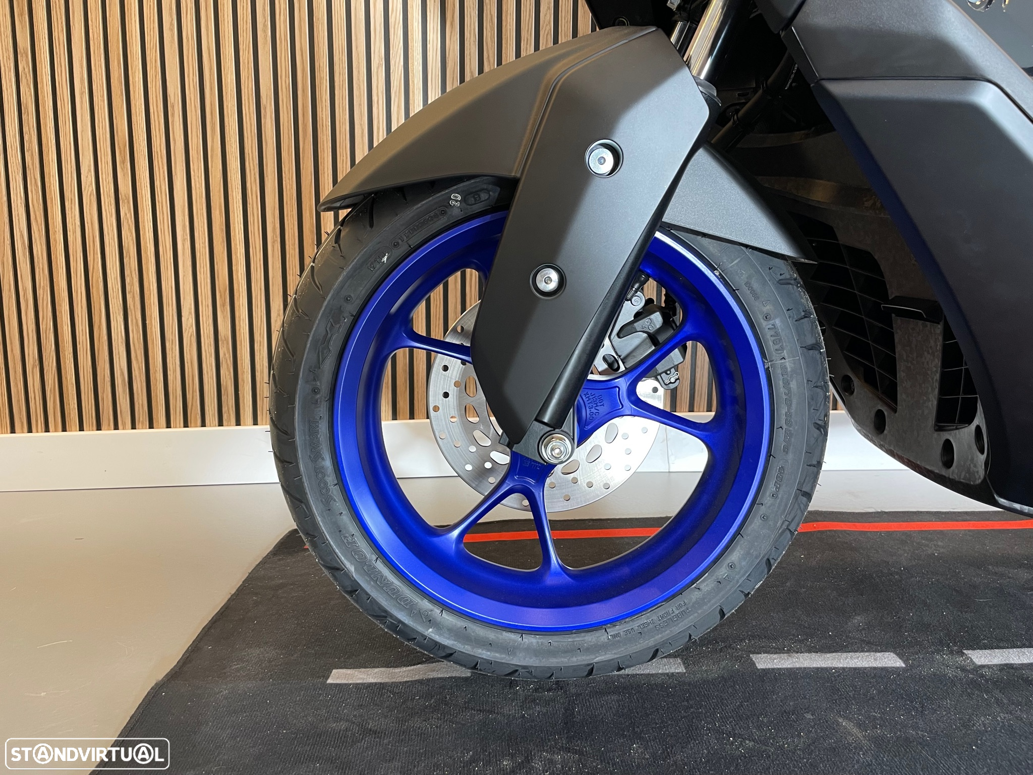 Yamaha NMAX - 11