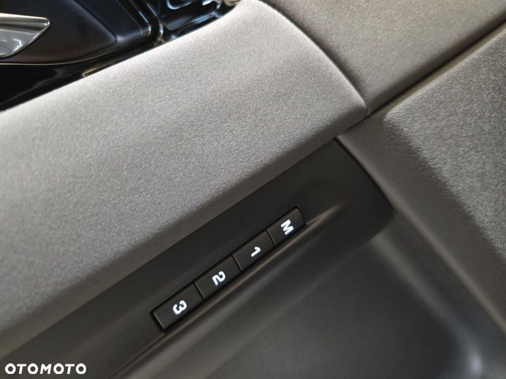 Land Rover Range Rover Evoque - 16
