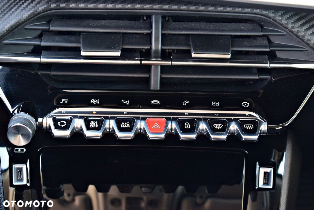 Peugeot 2008 - 22