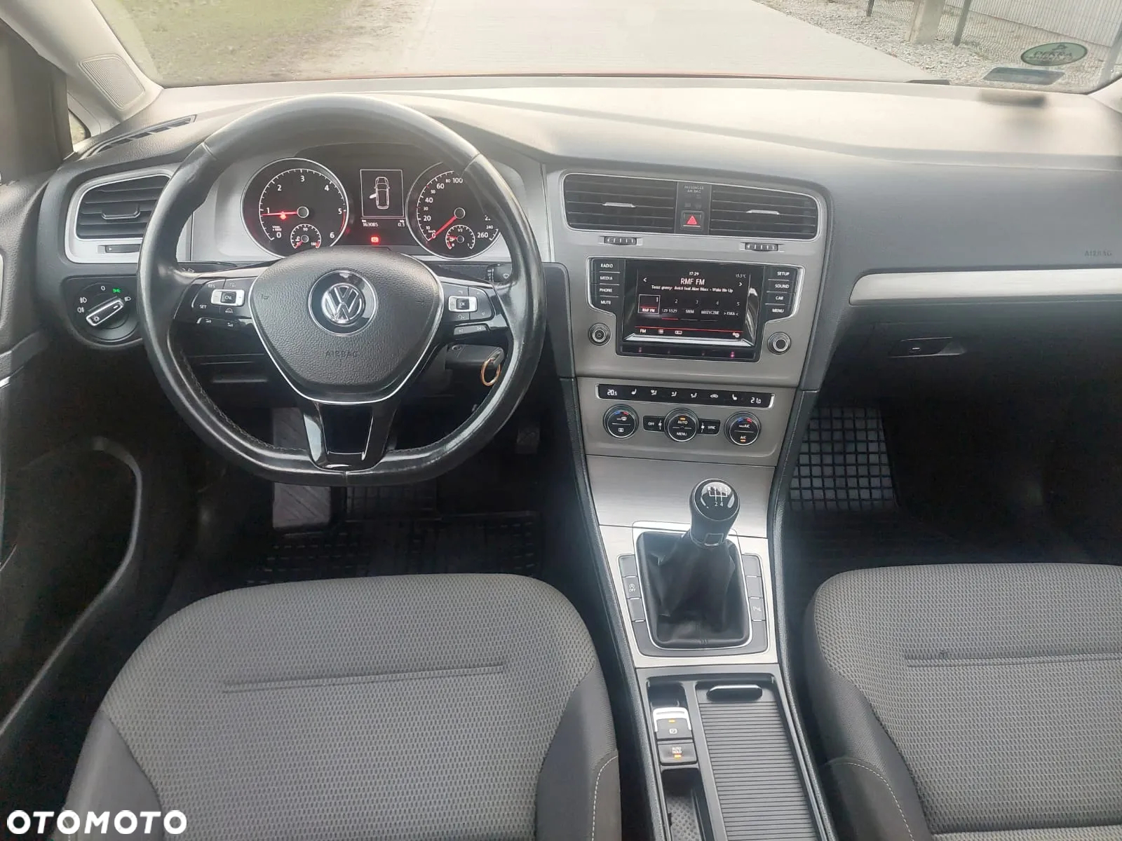 Volkswagen Golf VII 1.6 TDI BMT Comfortline - 12