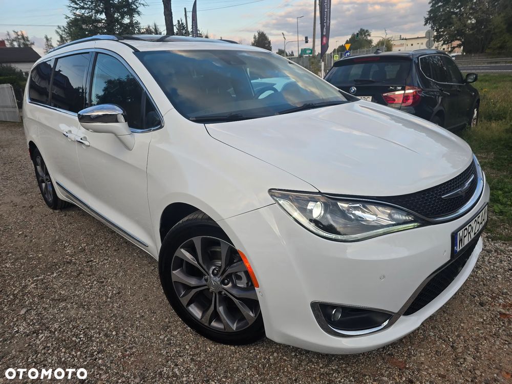 Chrysler Pacifica - 10