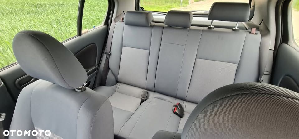 Nissan Almera 1.5 Base - 7