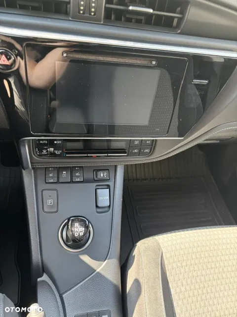 Toyota Auris - 15