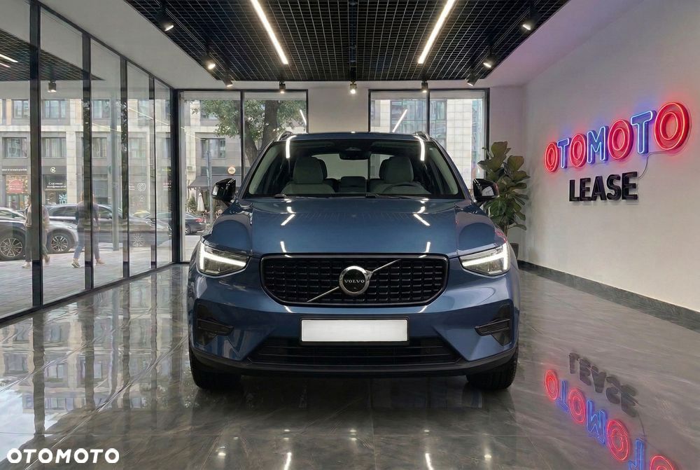 Volvo XC 40 B3 Plus Dark - 4