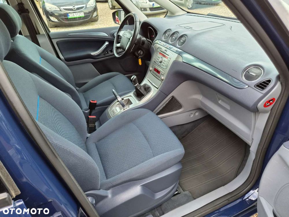 Ford Galaxy - 23