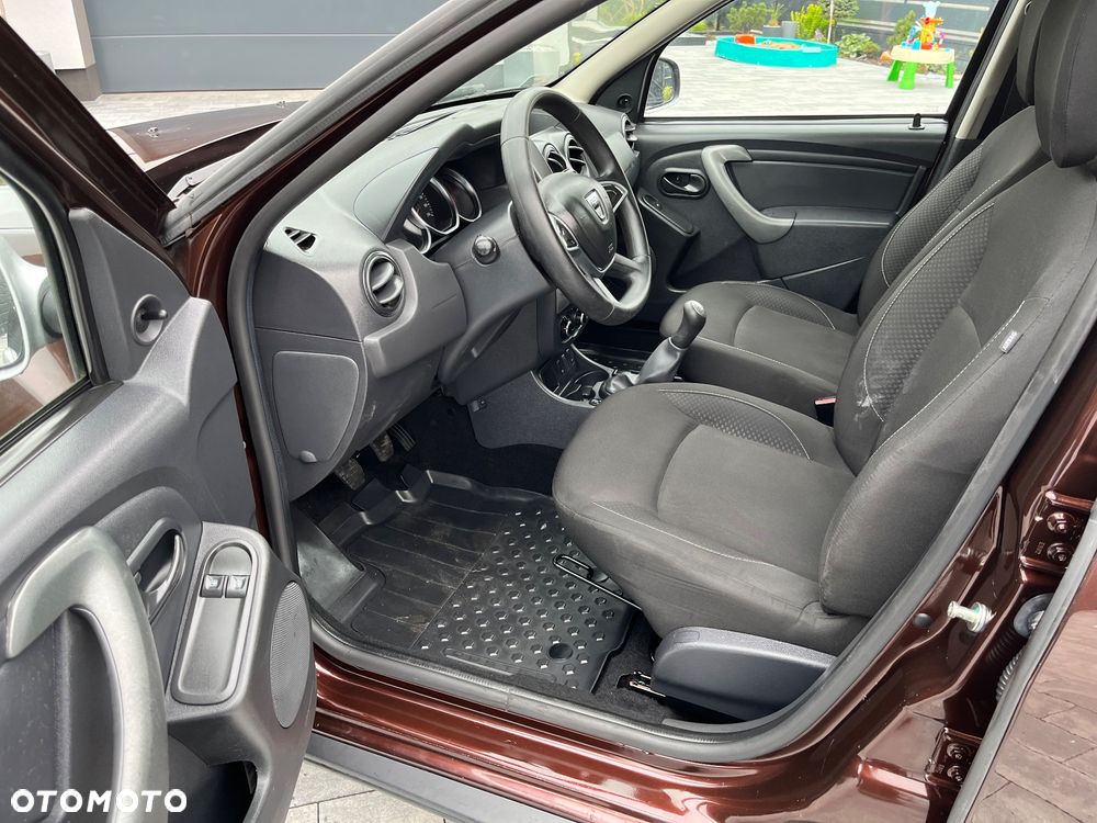 Dacia Duster 1.6 SCe Laureate S&S - 9
