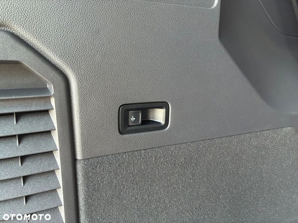 Volkswagen Multivan - 36